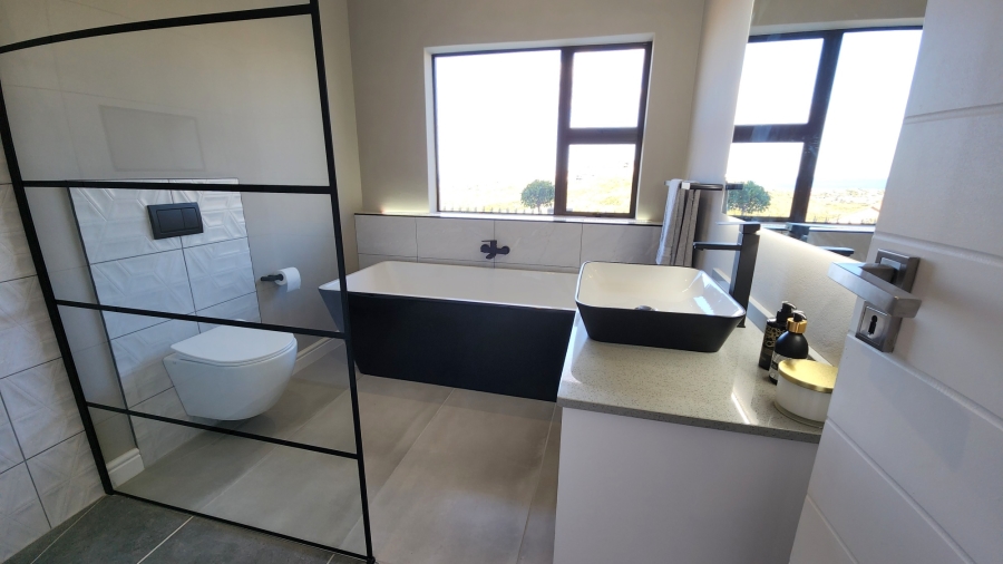 4 Bedroom Property for Sale in Seemeeu Park Western Cape